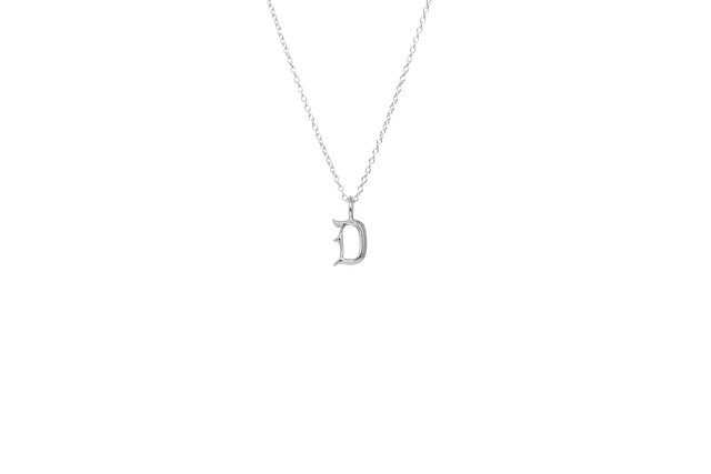 IX Studios - D Letter Charm sølv 